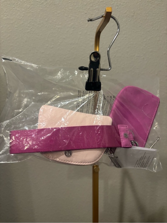 lululemon athletica Handbags - NWT lululemon Dual Pouch Wristlet pink two-tone colorway